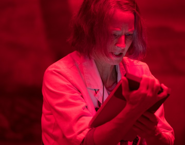 image jodie foster hotel artemis red