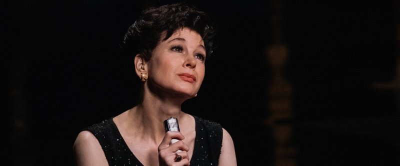Rene Zellweger stars in Judy (2019) as Ms Garland